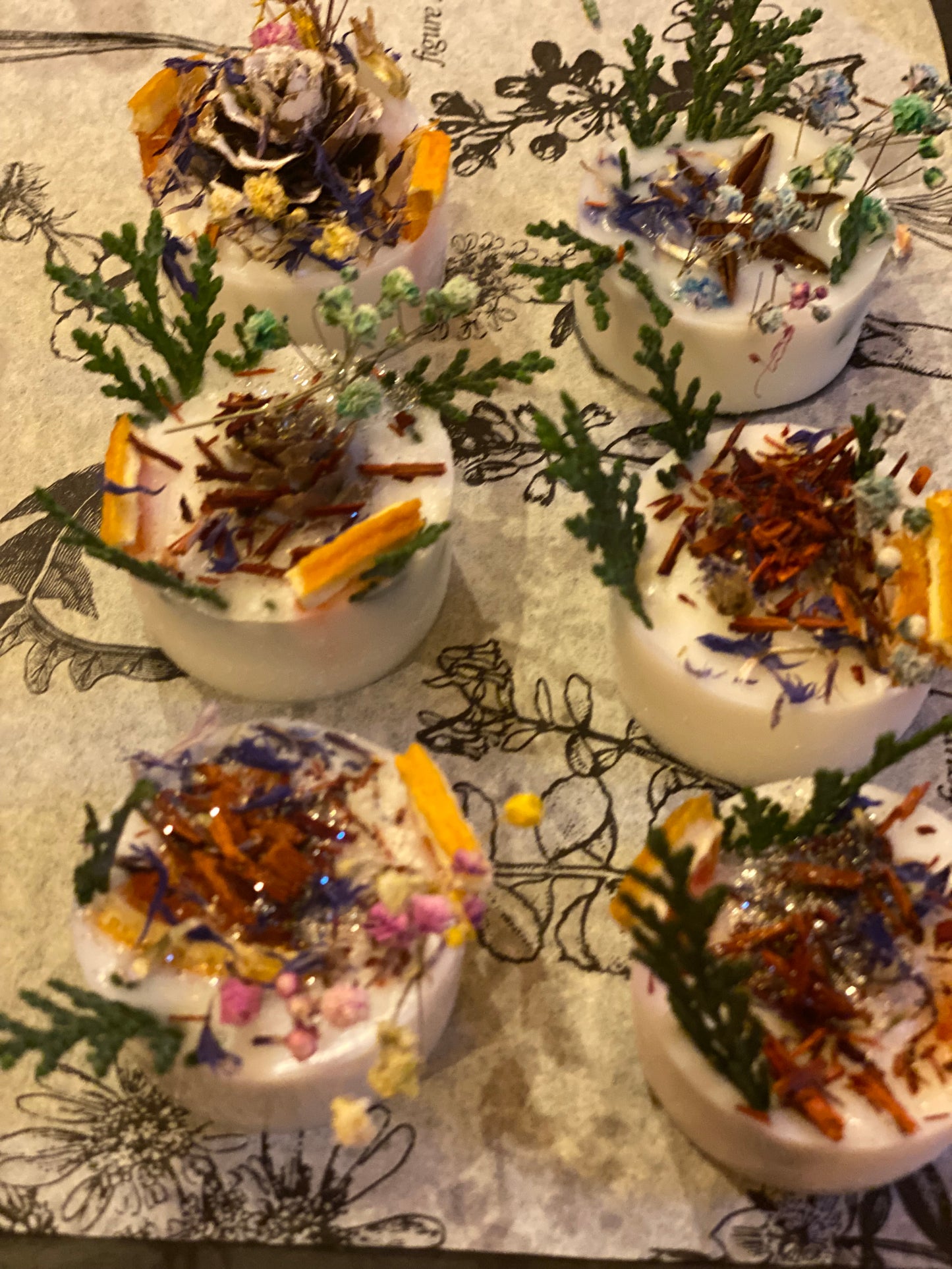 Home fragrance Christmas gift boxes. Thank you, appreciation gifts. Christmas candle making workshops in Windsor. Candle making workshops & events. Christmas Botanical Candles Making workshop in Windsor, Berkshire. Festive Candle Making Workshop in Berkshire. Soy wax candle making workshops. Christmas Thank You gifts