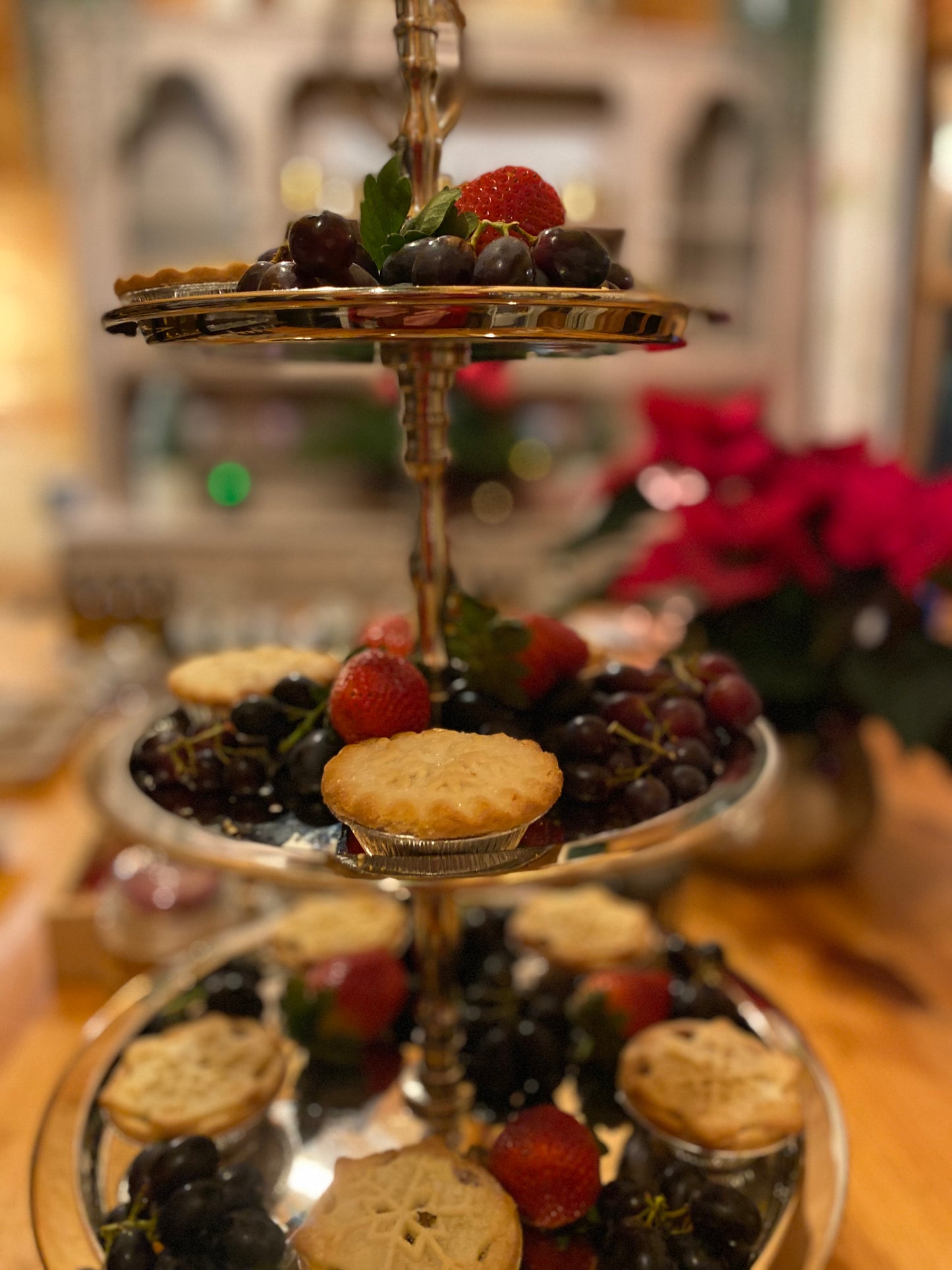 Christmas candle making workshops in Hampshire. Christmas candle making workshops in Stockbridge. Home Fragrance workshop in Hampshire. Home Fragrance workshop in Stockbridge. Christmas candle making workshop Meadow Stockbridge. Candle making workshop Hampshire. Festive candle workshop Stockbridge. Family friendly Christmas candle making Hampshire. Soy wax candle workshop Stockbridge. Christmas craft workshop Stockbridge. Stockbridge, Hampshire Christmas activities. Creative Christmas workshops Hampshire. H