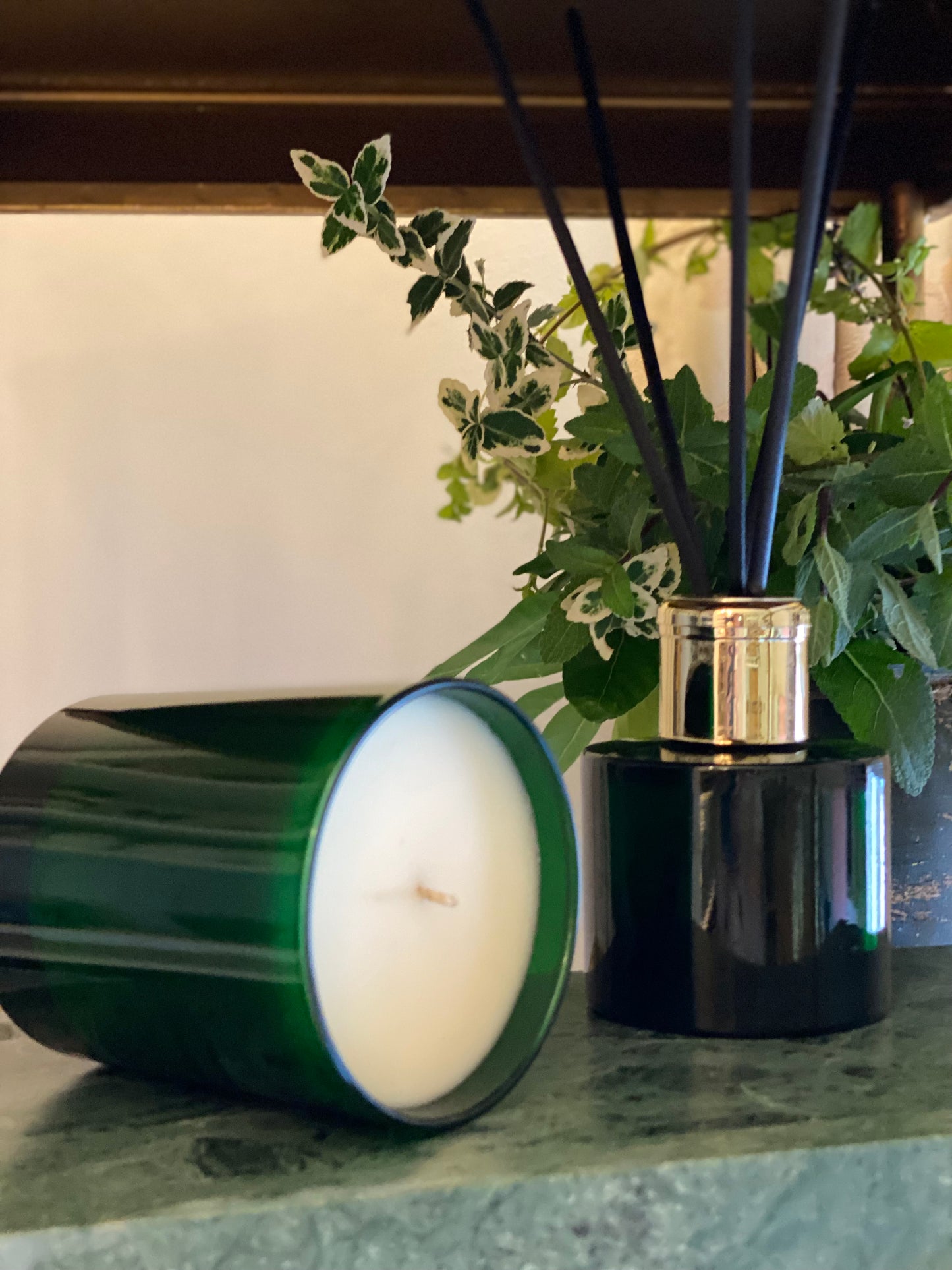 Natural Home Fragrance. Non toxic home Fragrance. Non Toxic Air Freshener. Natural Room Sprays & Home Fragrance. 100% Plant Based Room Sprays & Candles .The Best Non toxic Natural Car Air Fresheners Chemical free home fragrance. Home Fragrances. Non toxic room sprays. Sustainable home scents