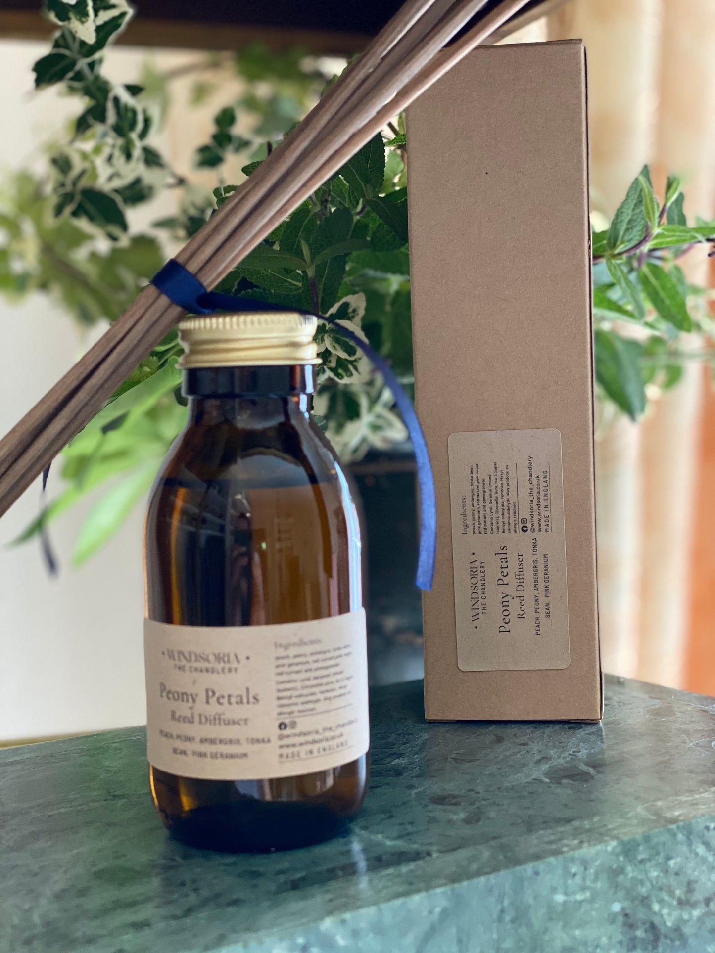 Home fragrance workshops Windsor, Berkshire. Essential oil diffusers. Natural home fragrances. Candle and diffuser making workshops in Berkshire