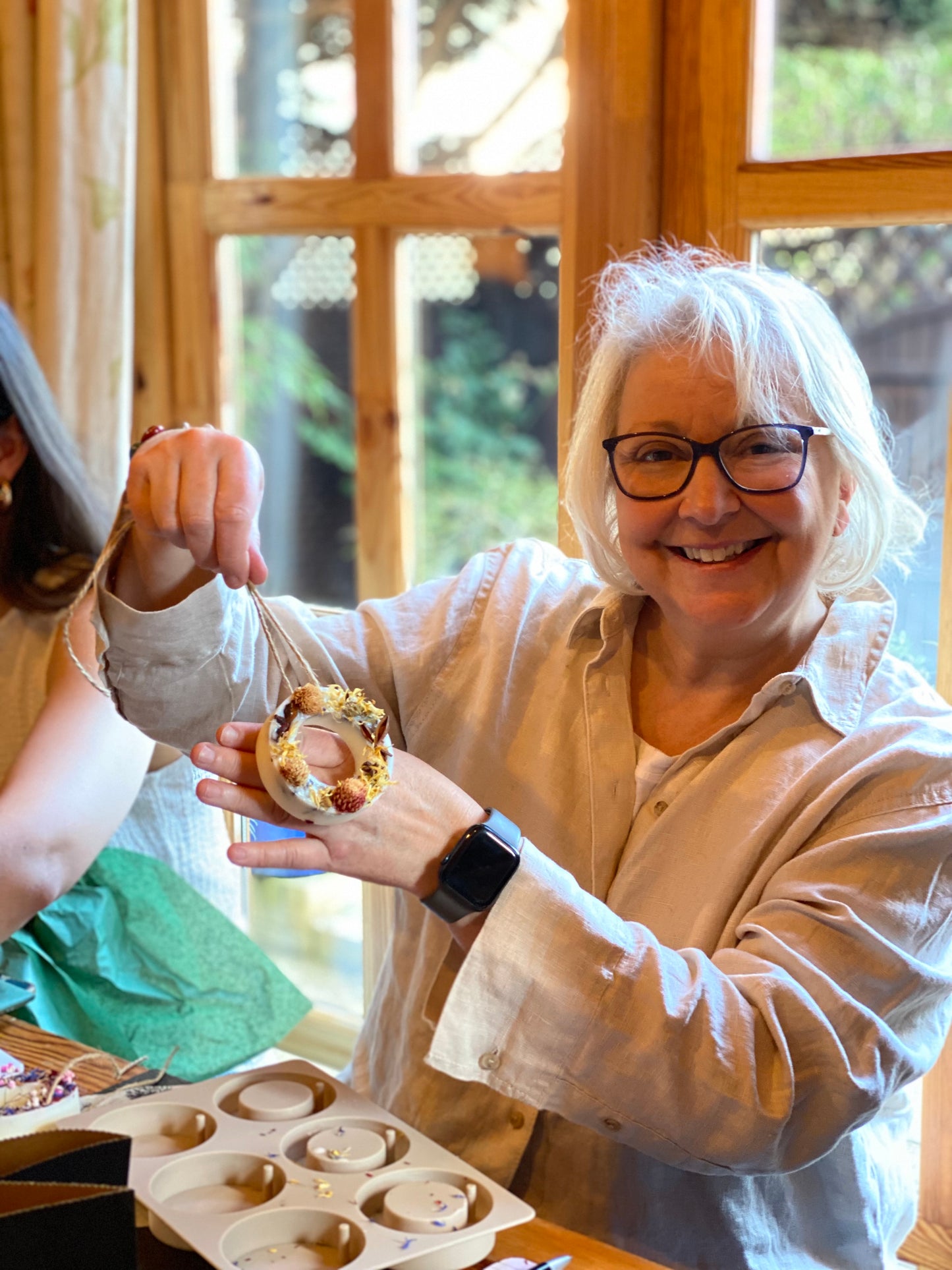 Private candle making workshop. Home based candle making workshop. Visitng Windsor candle making workshops. Private Candle Making Workshops at your Home. Home based Candle making workshops. Candle making courses, workshops in Berkshire. Home fragrance workshops Windsor, Berkshire. Essential oil diffusers. Natural home fragrances. Candle and diffuser making workshops in Berkshire. Berkshire diffuser and candle making events
