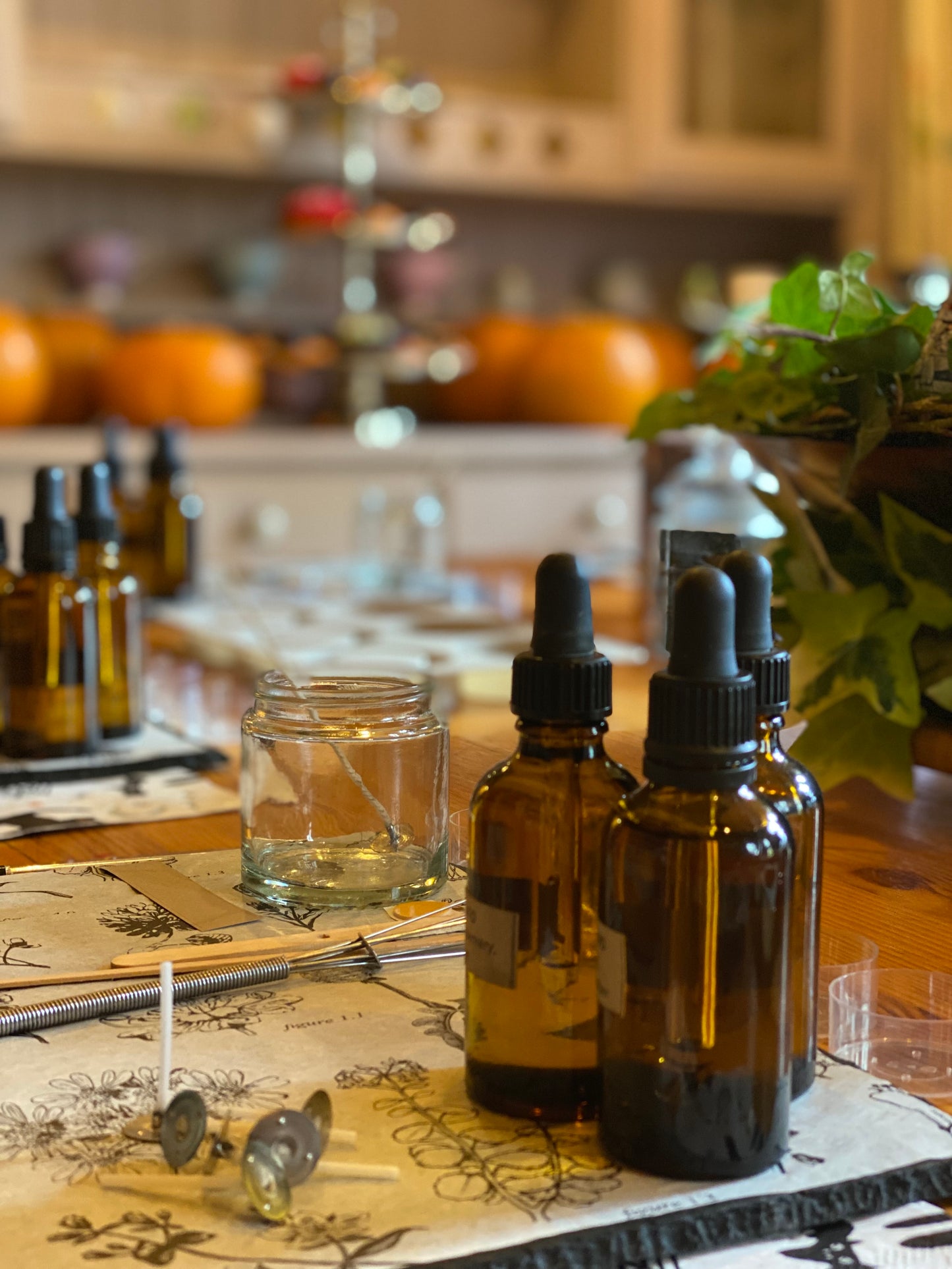 Candle making, Halloween Candle making in Windsor,family friendly Halloween events Berkshire, Windsoria, spooky season, Windsor Candle Classes. Reed Diffuser & Candle Making Workshops in Windsor Berkshire. Windsor Candle Making. Premium Candle Workshops by Windsoria
