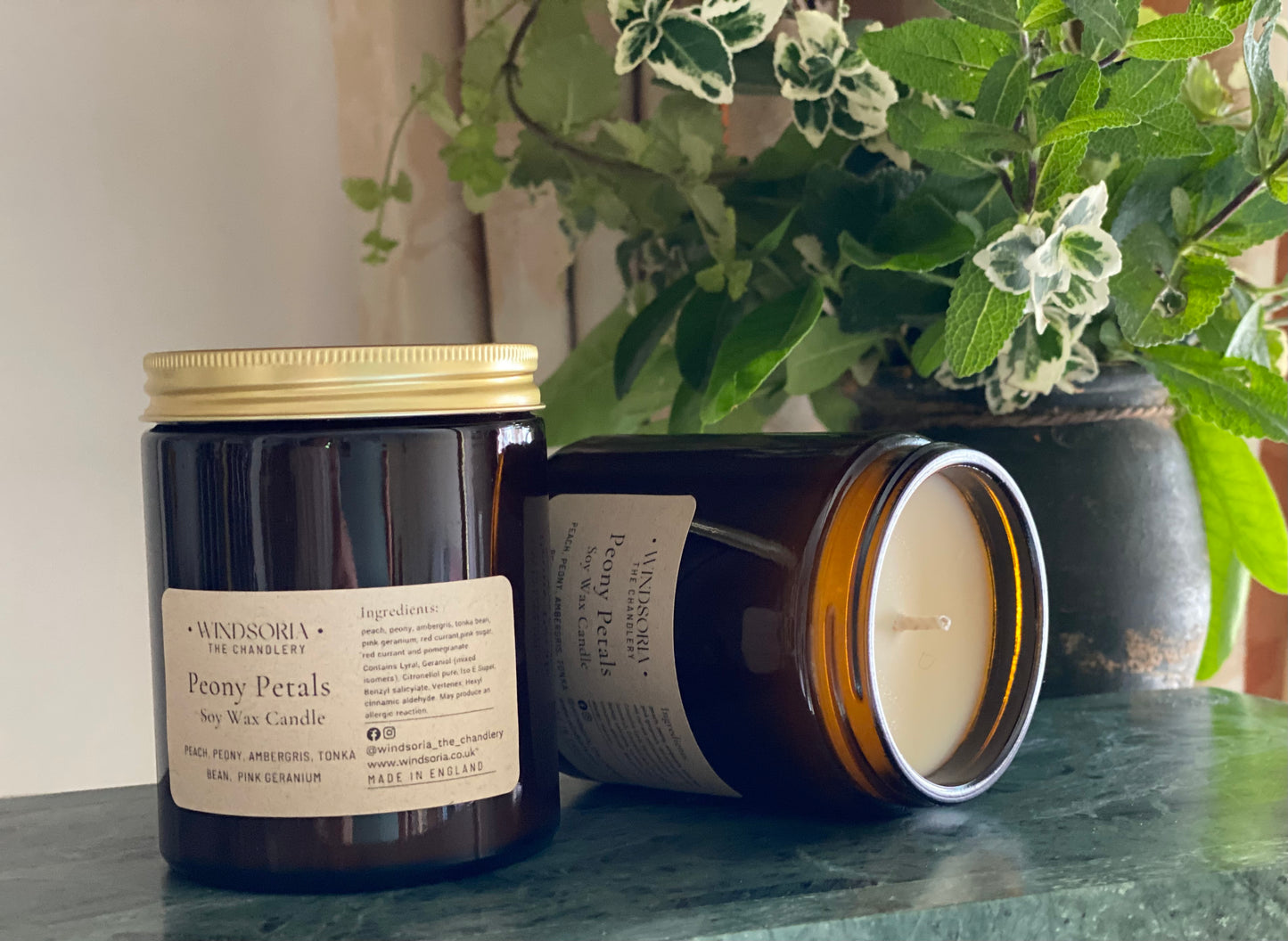 aromatherapy candles. vanilla candle. best scented candles. candle gift set. candle gifts. small candles. custom candles. soy wax candle company. white company candles. lavender candle. best smelling candles. gift hampers