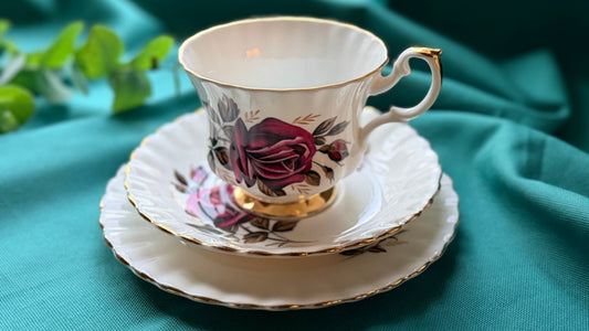 Windsoria vintage china, Windsoria tea ware, Windsoria Tea Sets, Windsoria tea cups, Windsoria cups and saucers, Windsoria Bone China