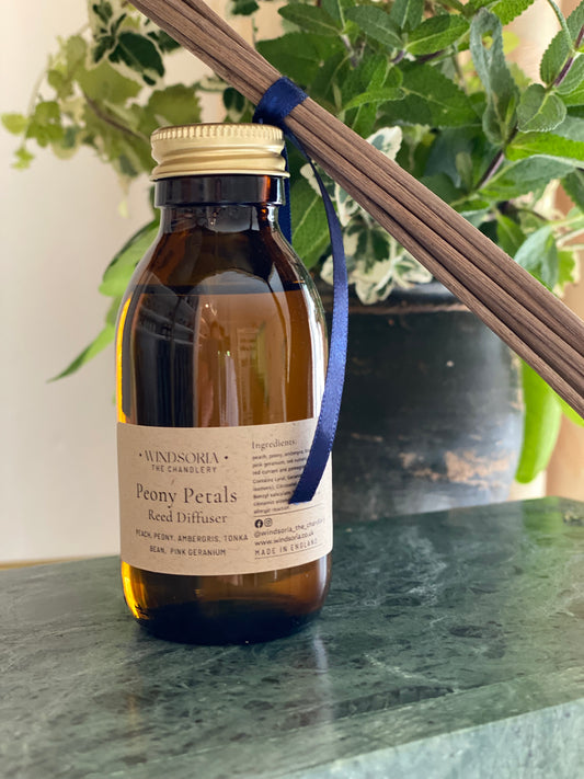 SPA fragrances, meditation candles, relaxation candles, organic candles, fragrance oils, fragrance oils for diffusers. Luxury fragrance oils for candle and diffuser. 100% pure, highly concentrated for long lasting scents fragrance oils. Fragrance oils for electronic diffusers. All natural fragrance oils. Aromatherapy essential oils. Fragrance oils for diffusers. Diffuser Oils 