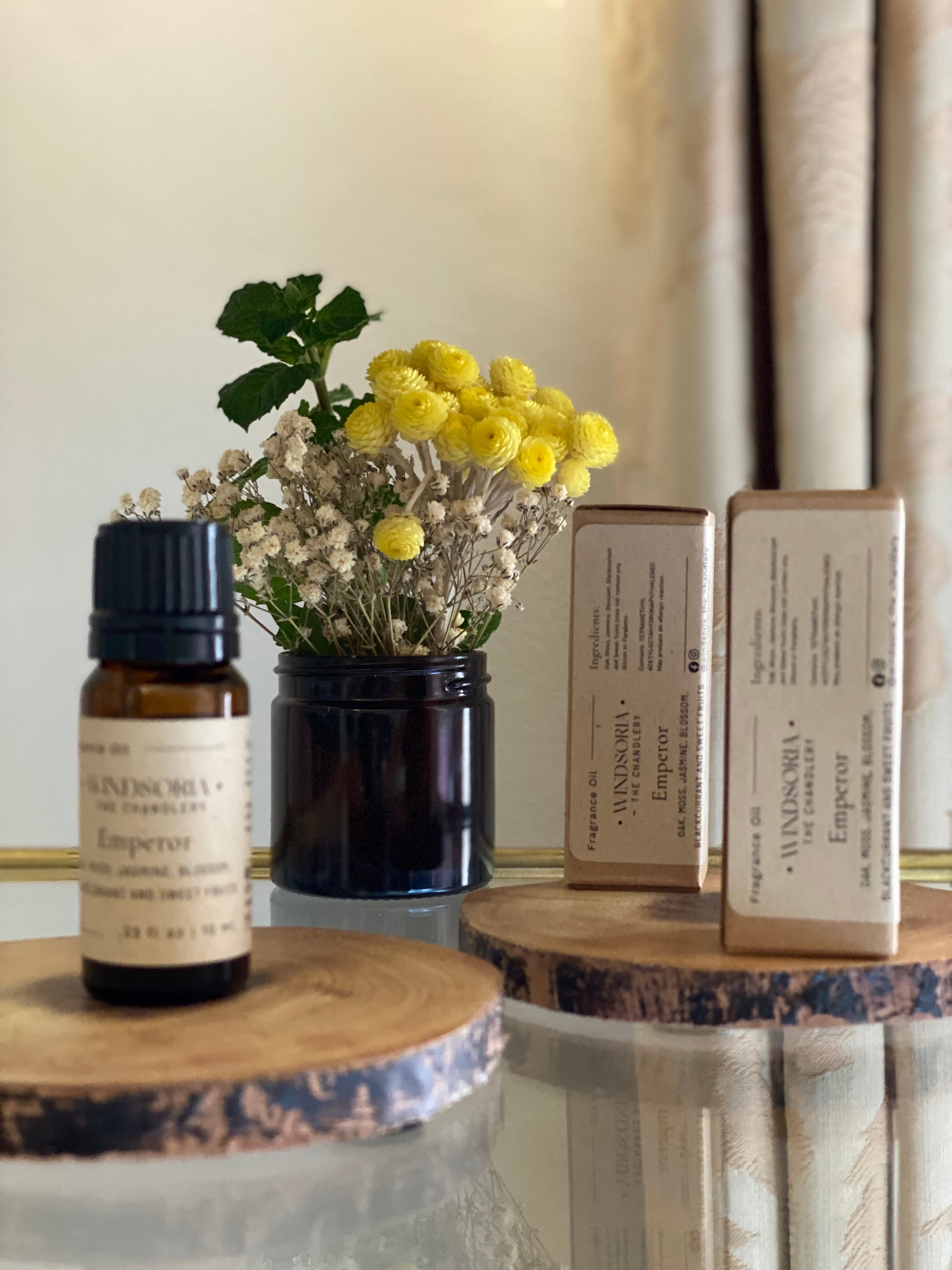 Luxury fragrance oils for candle and diffuser. 100% pure, highly concentrated for long lasting scents fragrance oils. Fragrance oils for electronic diffusers. All natural fragrance oils. Aromatherapy essential oils. Fragrance oils for diffusers. Diffuser Oils - Long Lasting Scents Fragrance Oil. Candle Making Workshops in Windsor. Gifts from Windsor. Windsor Castle gifts