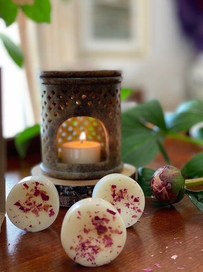 Candle Making Workshops in Windsor. Soy wax tealights. Natural soy wax tealights. Hand Poured Soy Tealights. Candle Making Workshops in Windsor, Berkshire. Candle Making Classes Windsor UK. Candle making events. Candle making courses, workshops in Berkshire. Bespoke candle making events. Candle making team building. Home fragrance workshops Windsor, Berkshire. Reed diffuser making workshops. Room spray making workshops. 