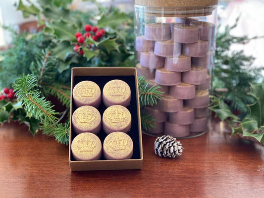 Windsor souvenirs, Windsor presents for family. Royal wax melts, Crown wax melts, Highly scented wax melts, Luxury wax melts, Scented wax melts, Premium wax melts, Soy wax melts, Aromatherapy wax melts, Designer wax melts, Luxury home fragrance, Gift wax melts, Decorative wax melts, Artisan wax melts 