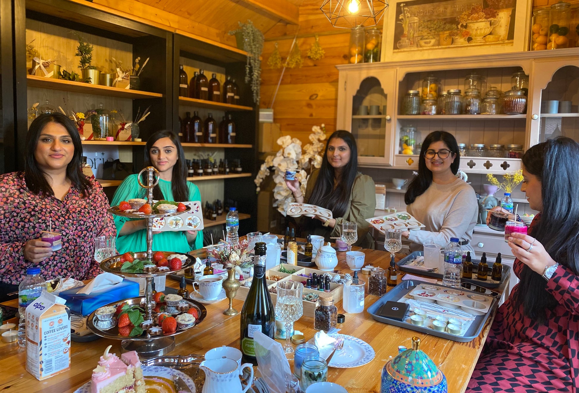 Soy wax Candle Making Classes Windsor. Candle Making Experiences Windsor. Custom Candle Workshops Windsor.  Windsor Candle Design Classes.  Windsor Candle Making for Beginners. Mothers day gift idea – candle and diffuser making workshop in Windsor. Valentine Day gift ideas. Valentine's Day Gifts For Her. Valentine's Day Gifts For him.