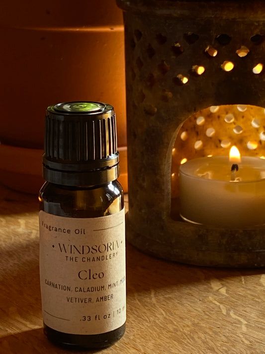 fragrance oils, fragrance oils for diffusers. Luxury fragrance oils for candle and diffuser. 100% pure, highly concentrated for long lasting scents fragrance oils. Fragrance oils for electronic diffusers. All natural fragrance oils. Aromatherapy essential oils. Fragrance oils for diffusers. Diffuser Oils - Long Lasting Scents Fragrance Oil | Soothing. Candle Making Workshops in Windsor. Gifts from Windsor. Windsor Castle gifts. Easter gifts ideas. Easter gifting.