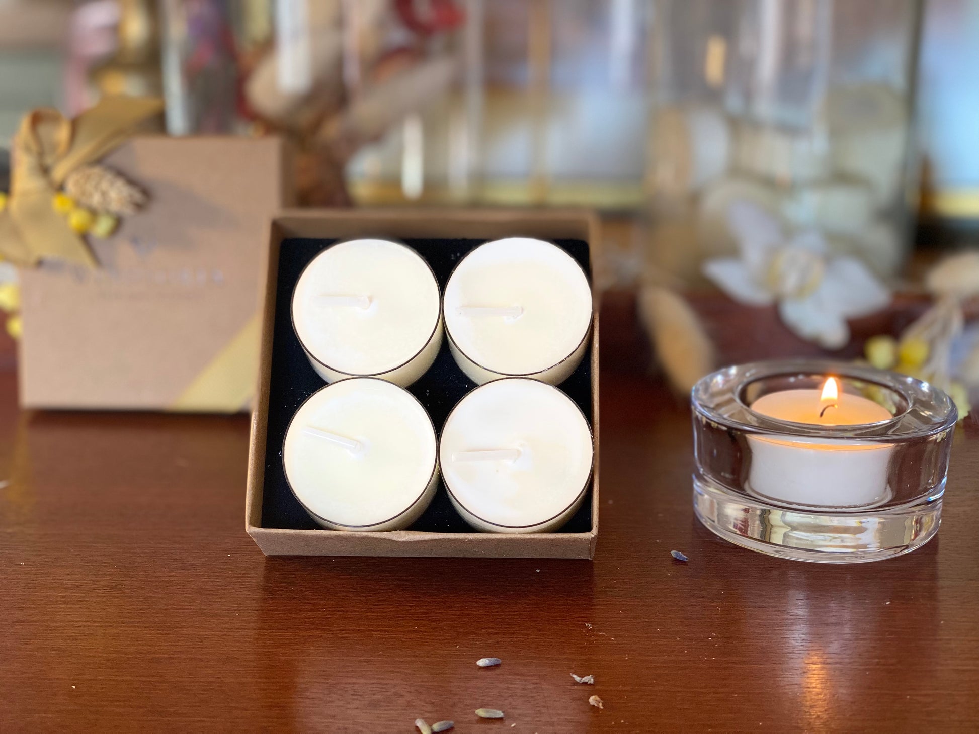 Windsor Candle Crafting Classes. Artisanal Candle Workshops Windsor. Windsor Candle Making for Beginners. Premium Candle Workshops by Windsoria. 